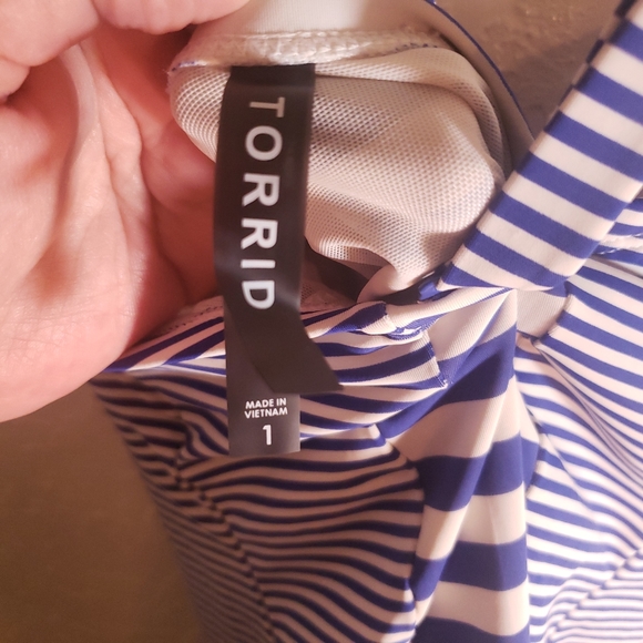 Torrid blue and white striped one piece cross back push up bathing suit Size 1 - Picture 8 of 13